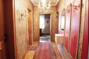 Charmantes Zweifamilienhaus mit Charakter, großem Garten und zwei Garagen in Geisenfeld – Die vollständige Adresse der Immobilie erhältst du vom Anbieter., 85290 Geisenfeld – Vorschaubild 4