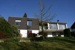 Zuhause mit viel Platz und Natur in Siegen-Weidenau – Die vollständige Adresse der Immobilie erhältst du vom Anbieter., 57076 Weidenau, Siegen – Vorschaubild 2