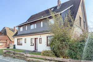 Gepflegtes Dreifamilienhaus im beliebten Ortsteil Wulsdorf - ideal für Kapitalanleger oder Selbst... – Die vollständige Adresse der Immobilie erhältst du vom Anbieter., 27572 Wulsdorf, Bremerhaven – Vorschaubild 1