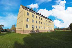 Schöne Drei-Raumwohnung mit Keller und  PKW- Stellplatz