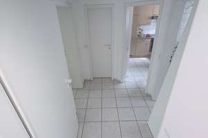 Charmante 2,5-Zimmer Wohnung mit kleinem Garten in Mainz-Laubenheim – Hofwiesenweg 2-8, 55130 Laubenheim, Mainz – Vorschaubild 2