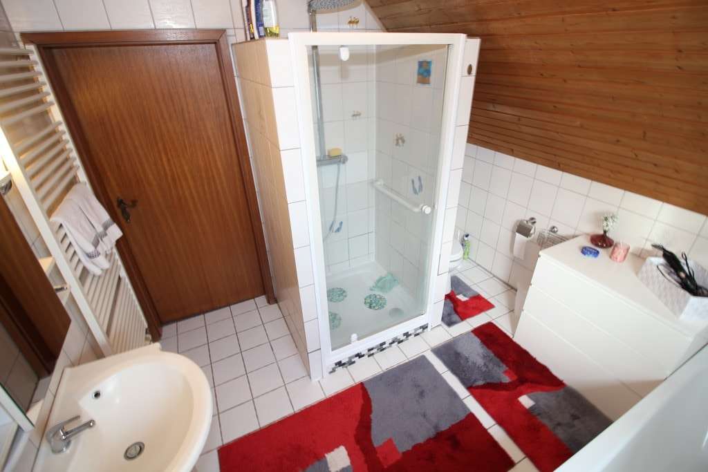 Immobilie in Owschlag - Einfamilienhaus mit vier Zimmern und Terrasse mitten in Owschlag!
 - Bild 4