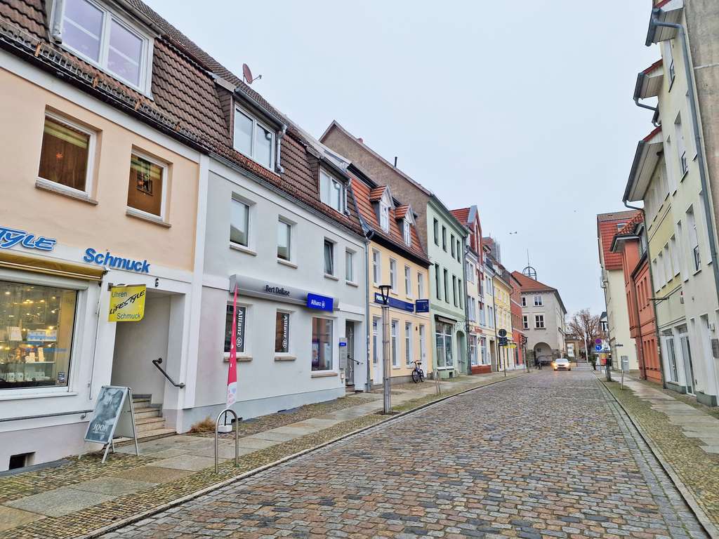 Immobilie in Anklam - Mehrfamilienhaus mit 6 Wohneinheiten in zentraler Lage - Stadt Anklam - Bild 1