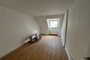 Frisch renovierte Dachgeschosswohnung in Essen-Werden – sofort bezugsfrei – Die vollständige Adresse der Immobilie erhältst du vom Anbieter., 45239 Werden, Essen – Vorschaubild 2