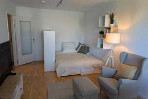 Möblierte 1-Zimmer-Whg mit EBK/Furnished 1 bedroom apt with kitchen in München Laim – Hauzenbergerstraße 20, 80686 München – Vorschaubild 1