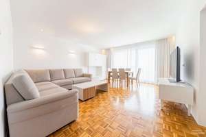 Über den Dächern des Münchner Südostens – 4 Zimmer mit Südbalkon und eigener Garage – 81549 Obergiesing, München – Vorschaubild 3