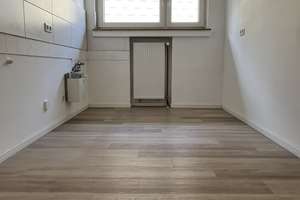 HÖHSCHEID: 2-Zimmer, Wannenbad, BALKON ruhige aber zentrale Lage! – Köcherstr. 6, 42657 Solingen-Mitte, Solingen – Vorschaubild 13
