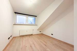 Großzügig geschnittene 3,5-Zimmer-DG-Wohnung – Wohnen und Arbeiten unter einem Dach – Die vollständige Adresse der Immobilie erhältst du vom Anbieter., 68305 Waldhof, Mannheim – Vorschaubild 15