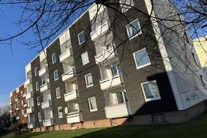 Gepflegte Wohnung mit zwei Zimmern und Balkon in Salzgitter-Lebenstedt – Hordenpfad 8, 38226 Lebenstedt, Salzgitter – Vorschaubild 1