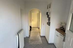 ** Einfamilienhaus mit Untergeschoss**Ca. 200 qm Wohn-Nutzfläche*** – 65931 Zeilsheim, Frankfurt am Main – Vorschaubild 9