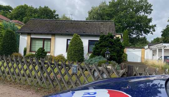 Bild von Einfamilienhaus auf großem Grundstück
im Norden Hamburgs
mit vielen Möglichkeiten