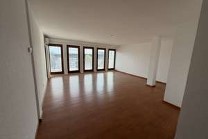 großräumige 2-Zimmer-Wohnung (7.OG) mit Süd-Balkon im Stadtzentrum