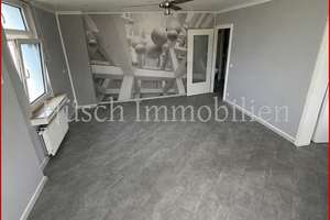**huesch-immobilien.de**
Charmante 3.5-Zimmer-Dachgeschosswohnung mit Balkon in Essen-Schonnebeck – Die vollständige Adresse der Immobilie erhältst du vom Anbieter., 45309 Schonnebeck, Essen – Vorschaubild 3