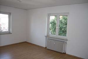 Zentral gelegene, helle 3-Zi.-Whg mit gartenseitigem Süd-Balkon – Nikolaus-Rüdinger-Straße 20, 80999 Untermenzing, München – Vorschaubild 3