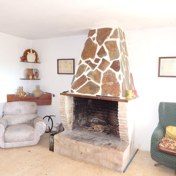 Landhaus mit Grundstück zu verkaufen