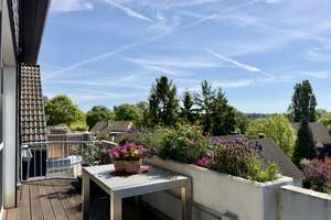 Großzügige Dachgeschosswohnung mit 2 Balkonen, Fernblick & Garage in BO-Oberdahlhausen