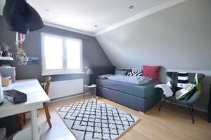 Schön saniertes, großzügiges Einfamilienhaus mit Kamin und sonnigem Garten – 65760 Eschborn – Vorschaubild 13