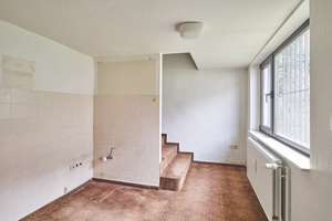 Schönes Wohnhaus mit Ladenfläche in zentraler Lage – Brunhildestraße 20, 61389 Schmitten – Vorschaubild 5