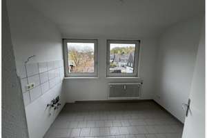 Frisch renoviert: Helle 2-Zimmer-Dachgeschosswohnung in gepflegtem Mehrfamilienhaus in Thiede – Pappeldamm 97, 38239 Thiede, Salzgitter – Vorschaubild 5