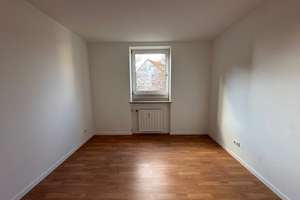 Geräumige 3-Zimmer-Wohnung mit Balkon in Nürnberg – Olivenweg 45, 90441 Hohe Marter, Nürnberg – Vorschaubild 5