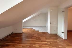 Wohnen auf zwei Ebenen – Maisonette mit sonniger Dachterrasse. – Die vollständige Adresse der Immobilie erhältst du vom Anbieter., 40668 Meerbusch – Vorschaubild 3