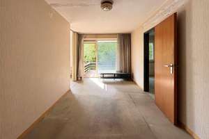 Großzügige 5-Zimmer-Wohnung mit viel Potenzial, großem Balkon mit Blick ins Grüne und Garage – 70599 Steckfeld, Stuttgart – Vorschaubild 7