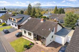 Freistehendes Einfamilienhaus in beliebter Lage – Die vollständige Adresse der Immobilie erhältst du vom Anbieter., 56566 Neuwied – Vorschaubild 2