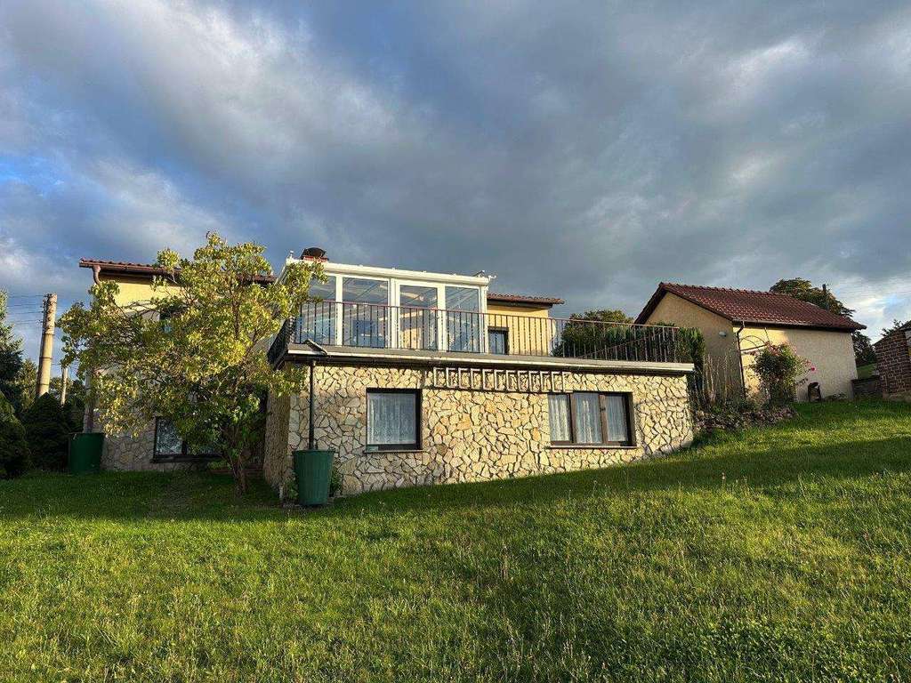 Immobilie in Unterwellenborn - Bungalow - Ein/Zweifamilienhaus mit Wintergarten und tollem Ausblick - Bild 2