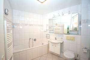 Großzügige Wohnung mit Loggia und Tiefgaragenstellplatz in Lövenich (bezugsfrei) – Die vollständige Adresse der Immobilie erhältst du vom Anbieter., 50859 Lövenich, Köln – Vorschaubild 13
