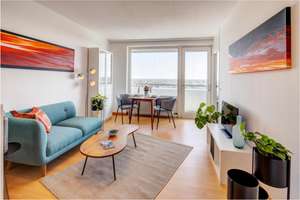 Komplett renoviertes möbliertes helles Apartment mit Loggia, Panoramablick & Pool zur Mitbenutzung – Drygalski-Allee 118, 81477 Solln, München – Vorschaubild 1