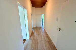 Kernsanierte 3-Zi.-2.OG-Wohnung mit Balkon- zu sofort – Die vollständige Adresse der Immobilie erhältst du vom Anbieter., 23566 Sankt Gertrud, Lübeck – Vorschaubild 2