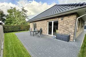 Zentrum! Junger Bungalow, KfW 55 Energie mit Garage, Kaminofen, EBK. Pflegeleichtes Grundstück… – Leer (Kreis) – Vorschaubild 6