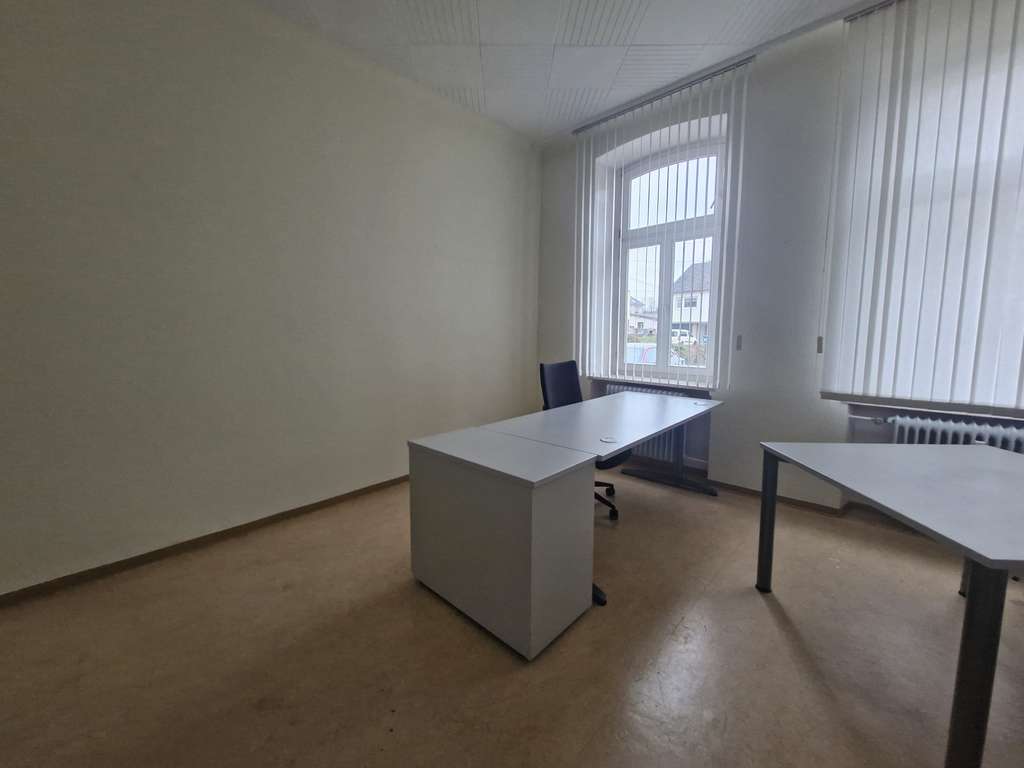 Immobilie in Saarlouis - Charaktervolles Pfarrheim in zentraler Lage von Neuforweiler - Bild 2