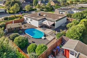 Einladender Bungalow mit modernem Ausbau und schönem Garten mit Pool – Die vollständige Adresse der Immobilie erhältst du vom Anbieter., 41189 Wickrathberg, Mönchengladbach – Vorschaubild 33