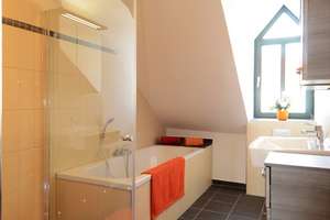 3 Raum Dachgeschosswohnung mit Aufzug und Balkon – Die vollständige Adresse der Immobilie erhältst du vom Anbieter., 4155 Gohlis-Süd, Leipzig – Vorschaubild 3