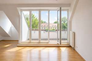 Bezugsfrei ab 1. August: 3-Zimmer-Dachgeschosswohnung mit Dachterrasse in Berlin-Kladow – Die vollständige Adresse der Immobilie erhältst du vom Anbieter., 14089 Kladow, Berlin – Vorschaubild 3