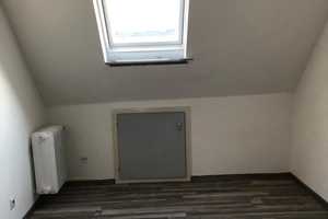 Charmante DG-Wohnung in 51375 Leverkusen – 2 Zimmer + Einbauküche – Leverkusen – Vorschaubild 4