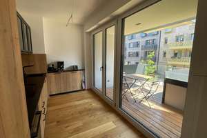 Neuwertige, lichtdurchflutete 3-Zimmer-Wohnung mit Sonnenbalkon zur Gracht  im Zollhafen