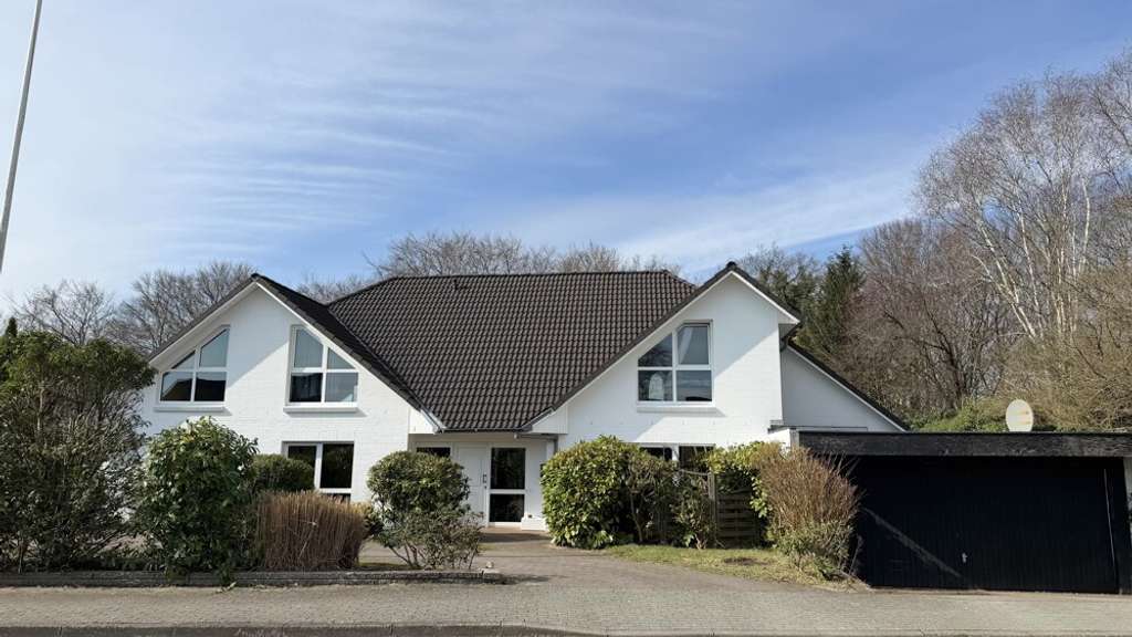 Immobilie in Jerrishoe - Architektenhaus in Tarp – Stilvolle Architektur trifft Wohnkomfort - Bild 1