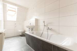 Gemütliche & ruhig gelegene Wohnung | Tageslichtbad mit Badewanne | Laminatboden | offene Küche – Pflaumestraße 26, 4178 Böhlitz-Ehrenberg, Leipzig – Vorschaubild 10