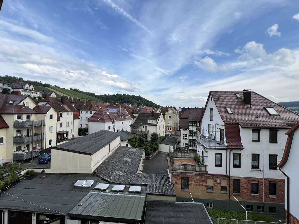 Attraktives, freistehendes 4 Familienhaus in ruhiger Lage am Weinberg - Ideal als Mehrgenerationenha