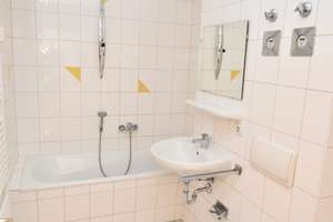 Tolle Dachgeschosswohnung mit Balkon! – Markusstraße 37, 9130 Sonnenberg, Chemnitz – Vorschaubild 9