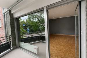 Lichtdurchflutete 1,5-Zimmer-Wohnung mit großem Balkon und neuer Einbauküche in Oberkasse – Oberkasseler Straße 61, 40545 Oberkassel, Düsseldorf – Vorschaubild 4