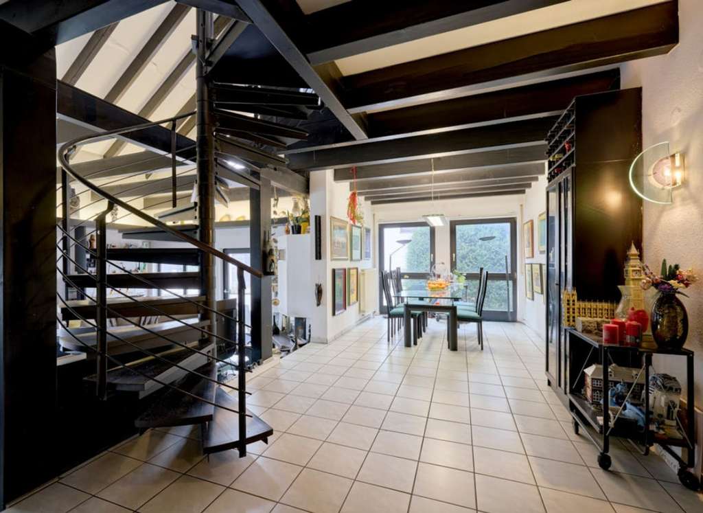 Immobilie in Eningen unter Achalm - Maisonettewohnung mit außergewöhnlichem Raumgefühl & sep. 2-Zi-Wohnung in einem Haus! - Bild 3