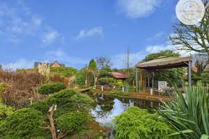 Exklusives Wohnen in Schiffdorf: Gartenparadies mit Teichen, Bonsai und modernster Technik – Die vollständige Adresse der Immobilie erhältst du vom Anbieter., 27619 Schiffdorf – Vorschaubild 2