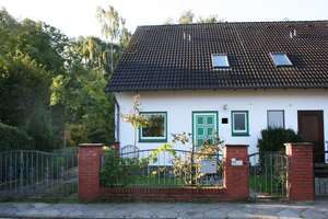 Provisionsfrei: Doppelhaushälfte (befristet!) mit Sonnengarten und eigenem Waldzugang