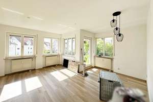 "Harmonische 3-Zimmer-Wohnung mit Balkon, Stellplatz, Gäste-WC und viel Stauraum" – Friedrichsgrüner Straße 11, 8112 Wilkau-Haßlau – Vorschaubild 4