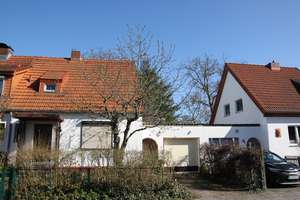 / AMEXIS /
HANDWERKEROBJEKT DOPPELHAUSHÄLFTE IN RUHIGERLAGE