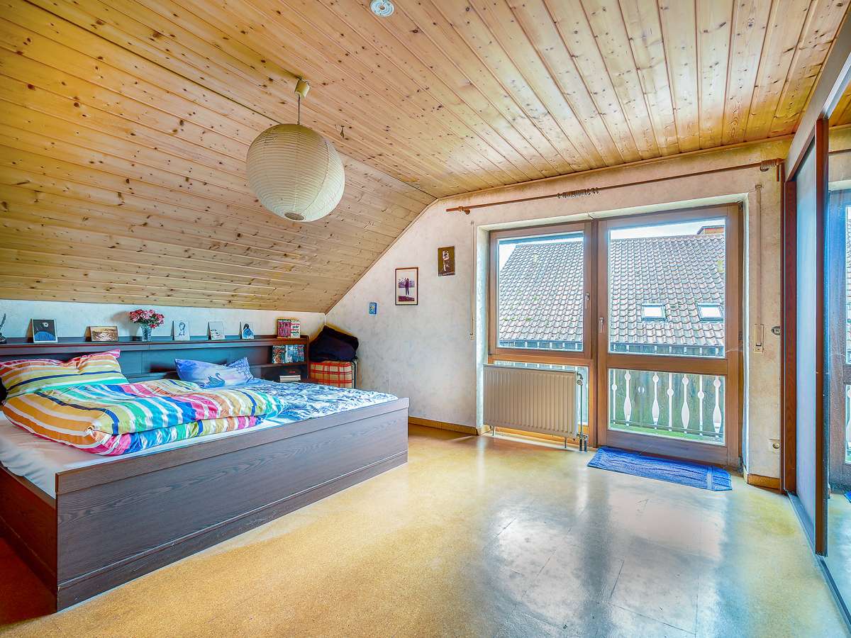 Immobilie in Marxzell - Familienfreundlich & ruhig: Einfamilienhaus mit Einliegerwohnung, Garten, Terrasse und Balkon - Bild 6