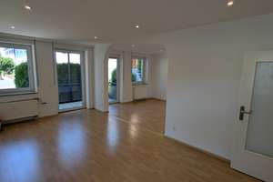 Schöne helle 2,5-Zimmer-Wohnung mit Balkon, Einbauküche und Hobbyraum – Schillerstraße 10, 91074 Herzogenaurach – Vorschaubild 1